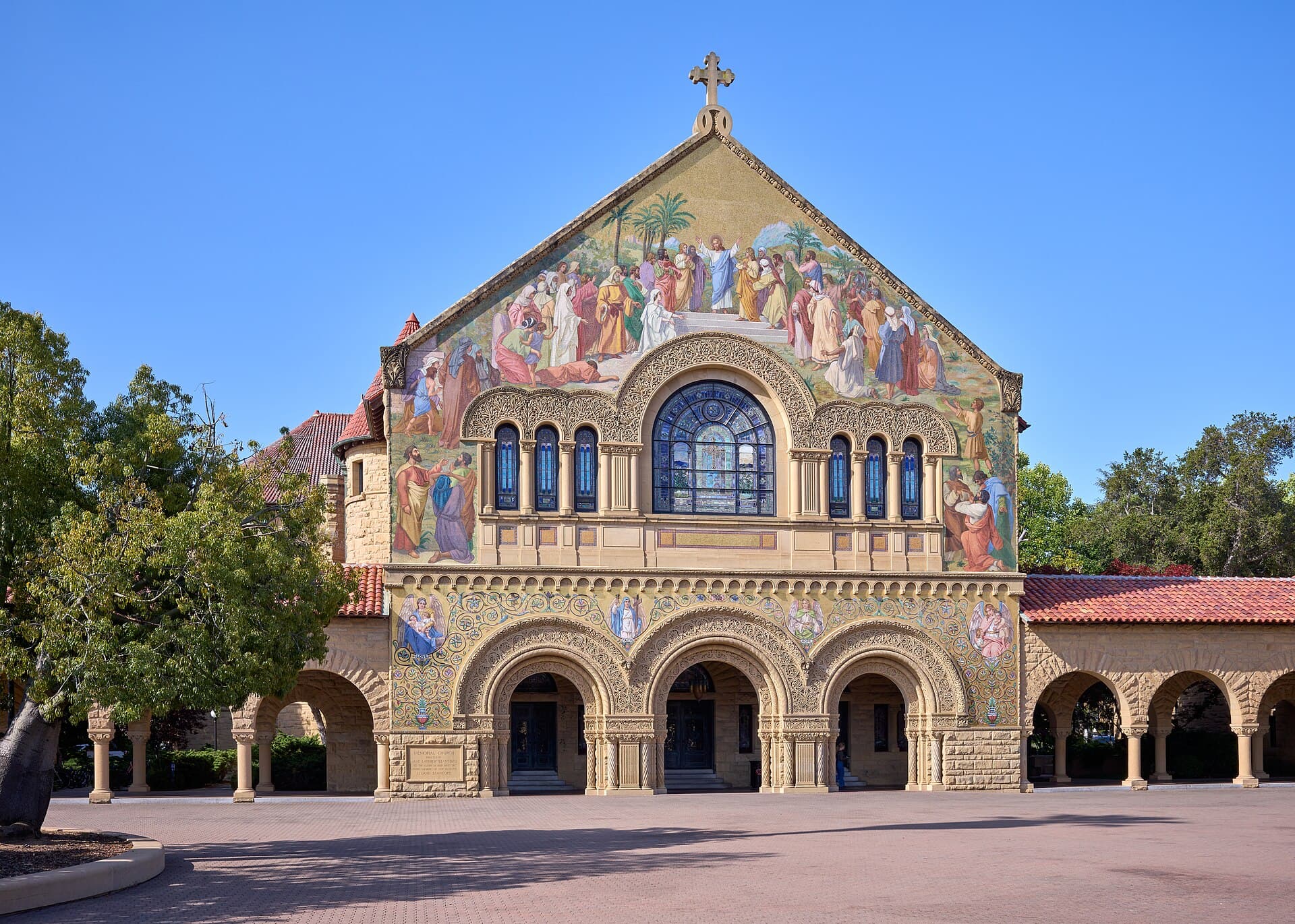 Fachada de uma igreja cristã