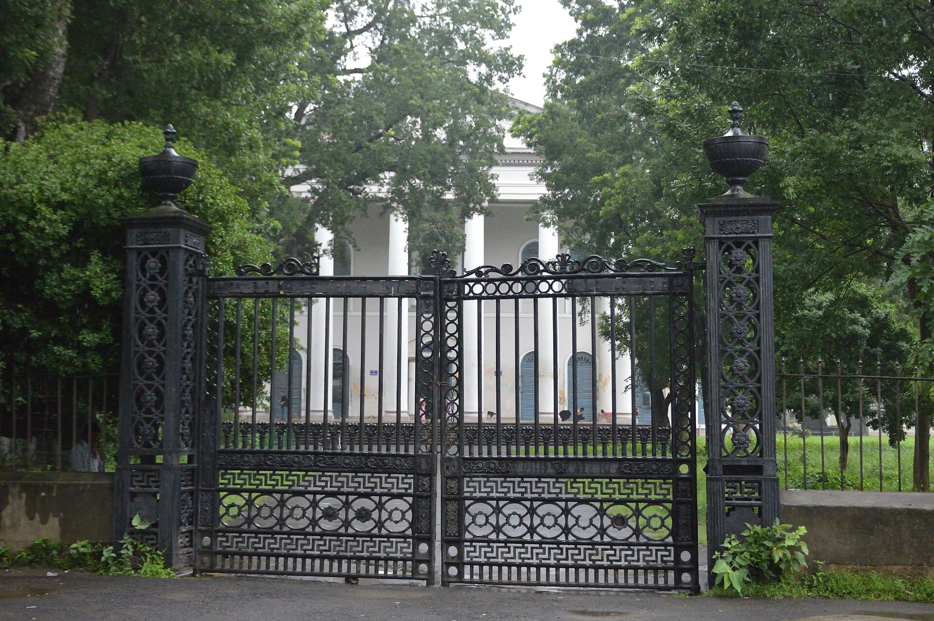 Portão histórico do Serampore College, na Índia