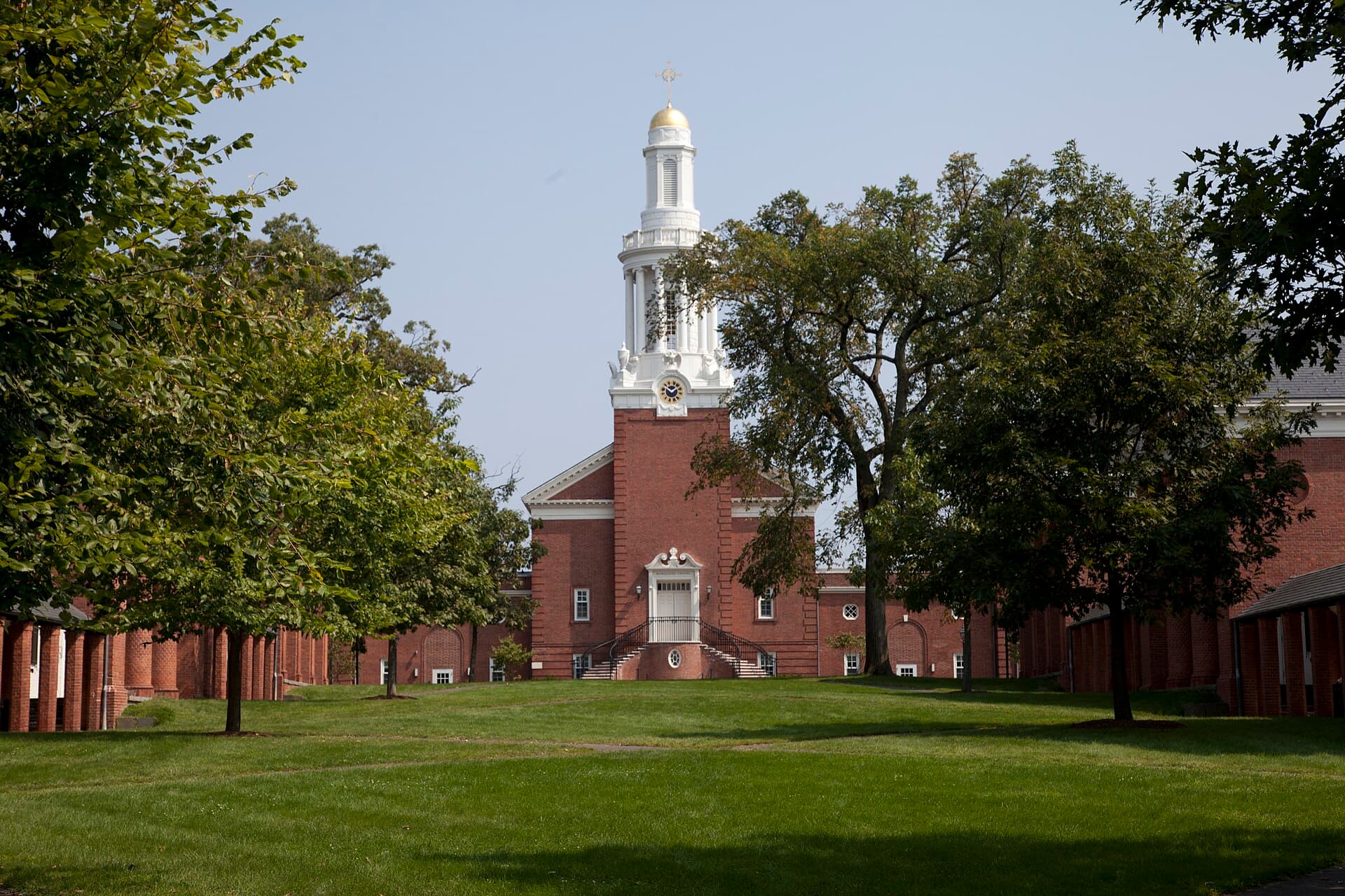 Fachada da Yale Divinity School, nos Estados Unidos