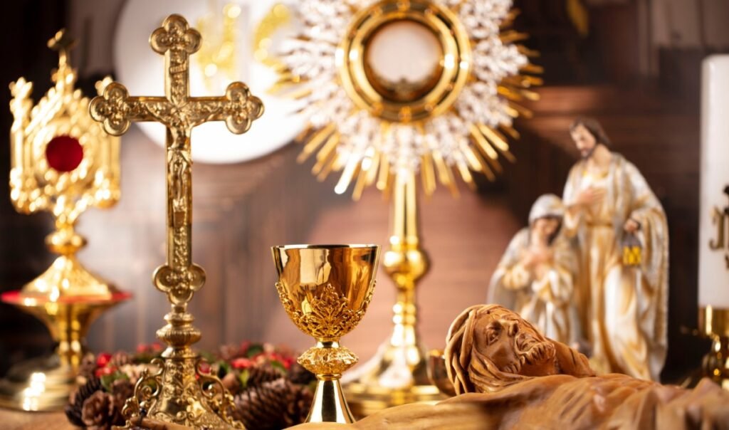 objetos sagrados da igreja catolica